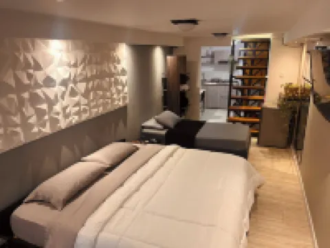 Charming deluxe studio with WiFi, AC, Kitchen, and Workstation in Barranquilla