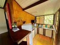 Fare Miti vue sur le Lagon Avec Plage Privée Hotels in Afareaitu