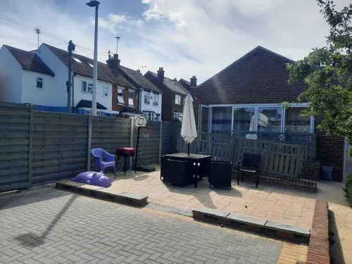 Medway Bungalow, SEND Accessible, The Apple Tree in (Rainham) Gillingham, Kent.