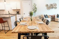 NEW Springmill Escape in Westfield - 2 king beds, office, fenced yard and more