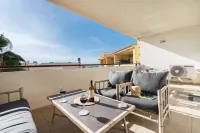 Bright and modern 2 Bed Apartment in Vale de Parra Hotels in Pera