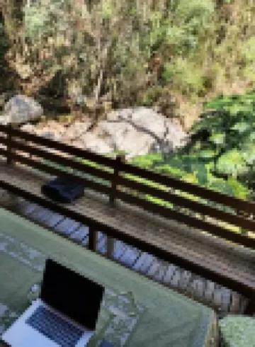 Casa com Cachoeira Particular