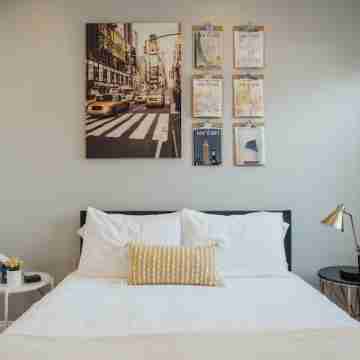 Stylish Apt 40 mins from NYC - TV/Laundry/Parking Rooms