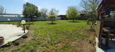 Nature House Bulgaria 1 min  from the lake , 15 mins  from River Отели в г. 