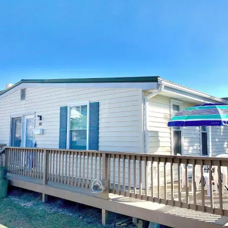 Beautiful Cottage - Sleeps 8  -Bayside