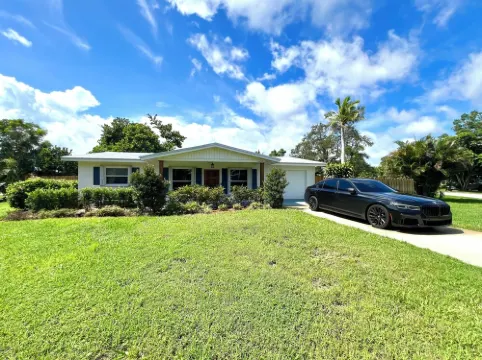 Cozy and comfortable two bedroom home that is perfect for your stay in Jensen!