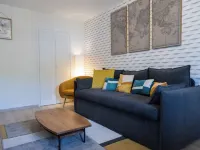Comfortable apartment in Aurillac - Wifi, parking and peace and quiet โรงแรมในโอรียัก