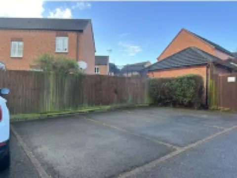 2-bed ground-floor flat in Loughbrough, UK. Free parking, WiFi, Smart TV 酒店