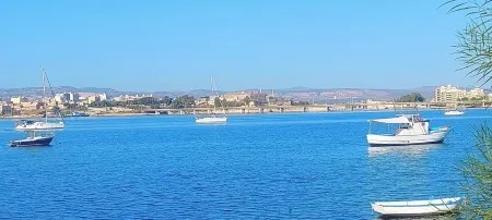 Fabulous apartment, sea view ideal for families & groups of friends.