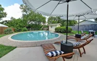 Austin Music Retreat - Spacious 5BR home w/ private pool & game room near Austin