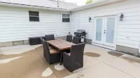 Newly remodeled! Pool/Game Room/WiFi/Trailer Parking, Close to area attractions!