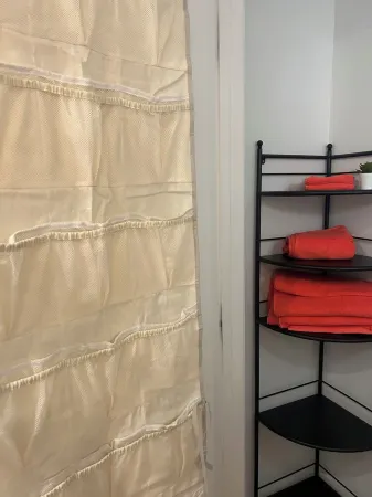 Cozy Hideaway Studio 12 minutes from ATL airport for your quick Getaway or more!