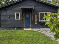 Tower Haus w/Private Hot Tub Hotels in Chesterton