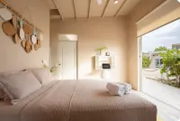 Bungalow on the beach in front of the warm and calm sea of Canoas de Punta Sal. Hotels in 