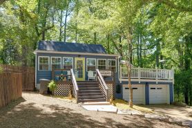 Adorable Beach Cottage w/ Hot Tub & Tropical Bar!
