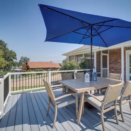 Eufaula Oasis w/ Screened Porch: Unwind in Style!