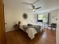 Rustic Luxury w/ hot tub, A/C + pet friendly