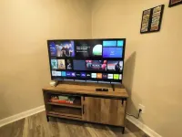 Spacious 3 bedroom apartment close to the City of Hotels in West Seneca