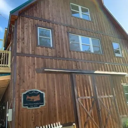 2 Valley View Family Farm Apartment