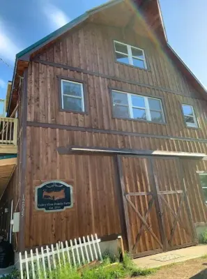 2 Valley View Family Farm Apartment