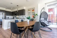 3BR | Views, Balcony, Gym | Bellevue | Sophari B