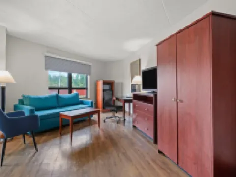 Days Inn by Wyndham Utica Hotels in Utica