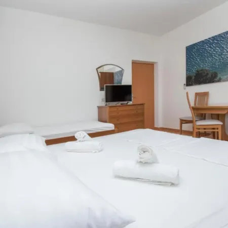 Apartments Antonio - Studio with Balcony 2 Hotels in Tučepi