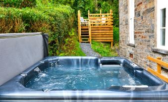 Chapel in Snowdonia with Hot Tub & Games Room - 2026 Prices and Deals ...
