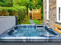 Chapel in Snowdonia with Hot Tub & Games Room