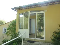Villa with private pool, views of the Ventoux