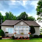 Lakeside Shady Rest Home Away from Home blocks from Rend Lake and I57/I64