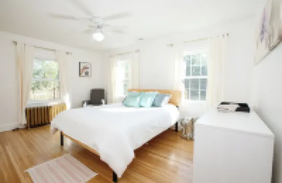 Downtown Yellow Springs- Walkable. Hot Tub. Fire Pit + Pets Welcome