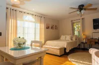 Foliage Galore! 14mi to Mt. Snow, Arcade, King Bed Hotels in Whitingham