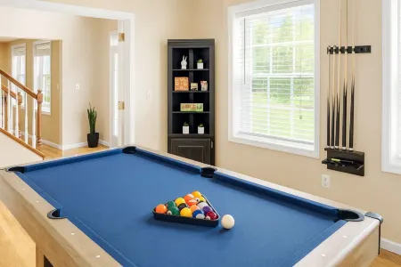 Cozy Fireplace Cobblestone Escape- Pocono Mountains