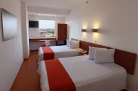 وان كويريتارو سنترو سور - فطور