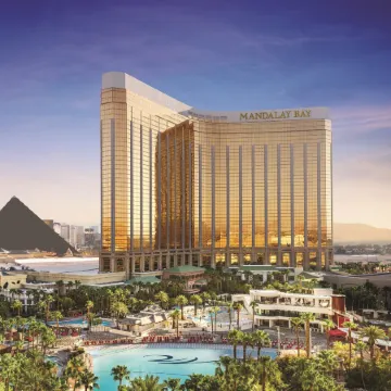 Mandalay Bay Resort and Casino Отели рядом с достопримечательностью «Вулкан отеля Mirage»