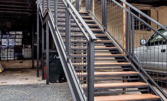 The Bank on Main St - Luxury Historic Suite on Main Street!