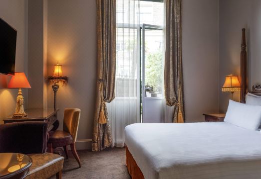 로열 에메로드 디나르 엠갤러리 인테리어