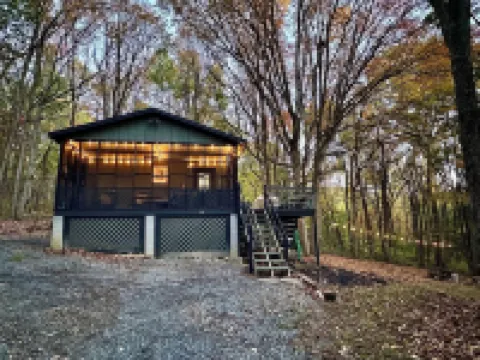 Sunset Hill, rustic retreat just minutes from the town of New Market