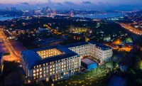 Altunizade Suites Istanbul, Curio Collection by Hilton Hotel di Istanbul