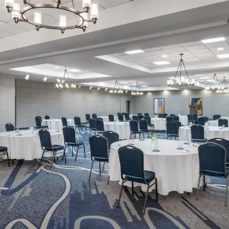 DoubleTree by Hilton Owatonna