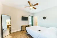 Texas Family Home w/ Hot Tub: 1 Mi to Lake Whitney - 3-Star