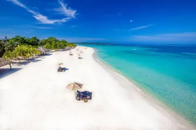 Seaview Paradise - Sleeps 3 - Pool - Parking Hotels in 