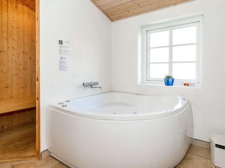 Spacious Retreat with Spa - by Traum Ferienwohnungen