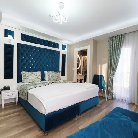 Microyal Hotel