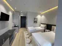 Karim Parkside Hotel - Homestays