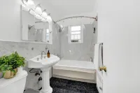 Spacious 3BR Luxe Escape near NYC Hotels in Yonkers