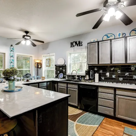 1/2 Mi to Sapelo River: Family Home w/ Large Yard
