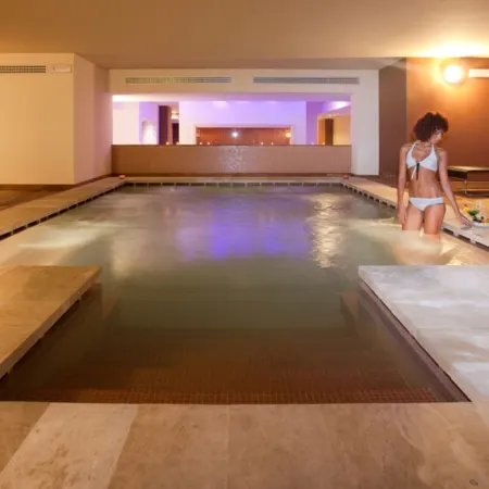 Vittoria Resort Pool & Spa