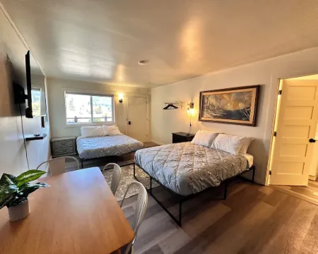 Basecamp Hotels in Bonner County